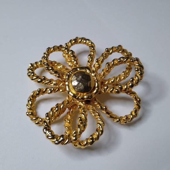 Vintage Large Metal Flower Brooch - Picture 14 of 15